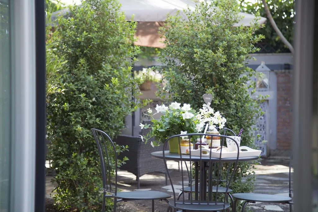 펜션 Frasteva Resort 아치카스텔로
